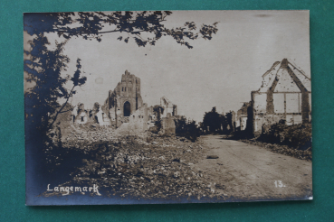 Ansichtskarte Foto AK Langemarck Langemark Flandern 1914-1918 Weltkrieg Straße zerstörte Häuser Kirche Ruinen Trümmer Ortsansicht Belgien Belgique Belgie